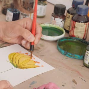 Mariken van Heugten malt Wundklee-Bild