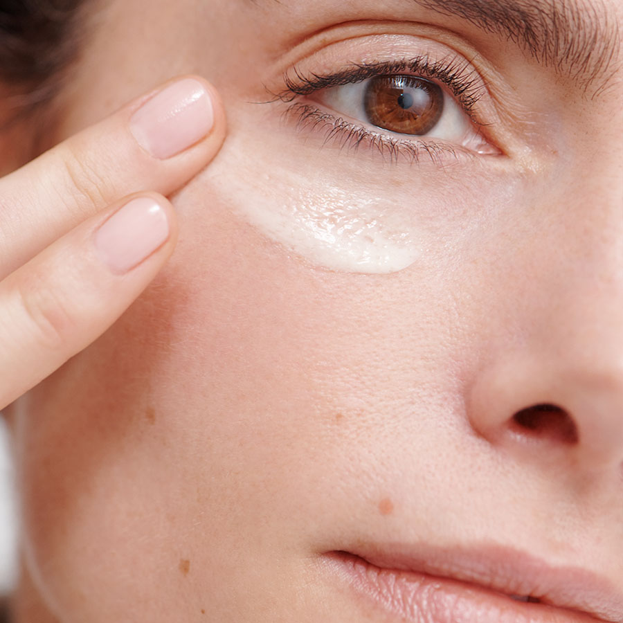 Dr. Hauschka Regenerating Eye Cream: softens the appearance of fine lines and wrinkles Dr. Hauschka Regenerating Eye Cream