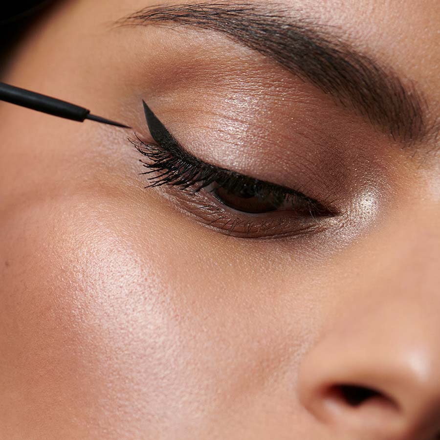 Liquid Eyeliner: natural cosmetics Liquid Eyeliner: natural cosmetics