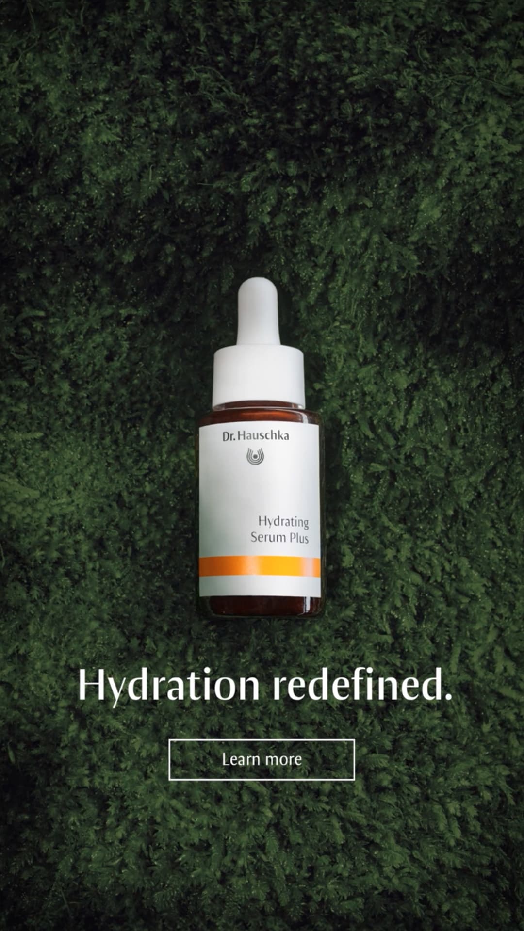 Hydrating Serum Plus Dr. Hauschka, ruskea lasipullo pipetillä