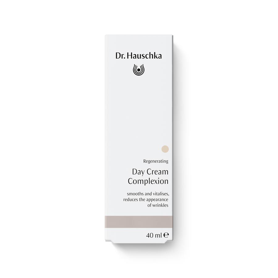 Dr. Hauschka Regenerating Day Cream Complexion: smoothing facial care with mineral pigments, visually balancing Regenerating Day Cream Complexion