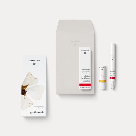 Gentle Touch von Dr. Hauschka Naturkosmetik mit Handcreme, Lip Care Stick und Nagelölstift