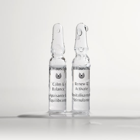 Calm & Balance und Renew & Activate Ampullen von Dr. Hauschka Naturkosmetik