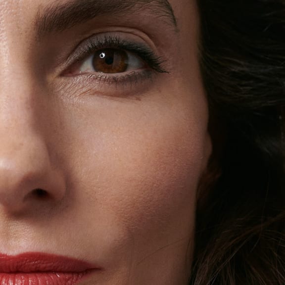 Person, Skin, Adult, Female, Woman