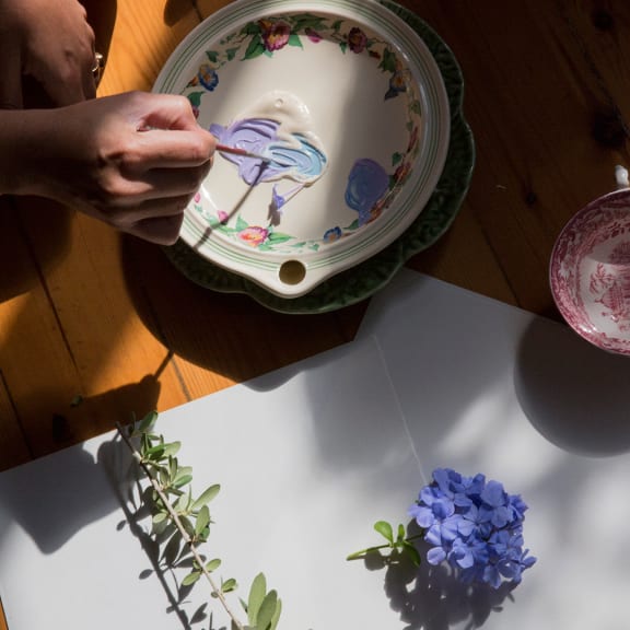 Porcelain, Finger, Meal, Saucer, Flower