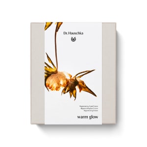 Dr. Hauschka gift box warm glow christmas 2025