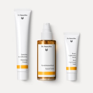 Gesichtswaschcreme, Gesichtstonikum und Rosen Tagescreme leicht von Dr. Hauschka Naturkosmetik