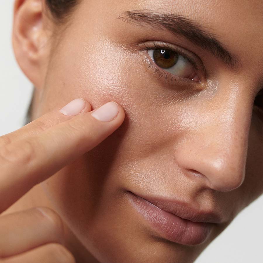 Dr. Hauschka Iluminating Fluid - Liquid Highlighter Dr. Hauschka Iluminating Fluid - Liquid Highlighter