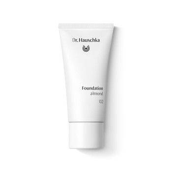 Dr. Hauschka Foundation 02 almond