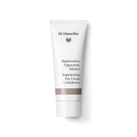Dr. Hauschka Regenerating Day Cream Complexion: smoothing facial care with mineral pigments, visually balancing