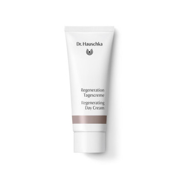 Dr. Hauschka Regeneration Tagescreme: Glättende Gesichtscreme für eine spürbar glatte Haut
